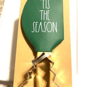 New Rae Dunn Green Spatula with Tree Cookie Cutter